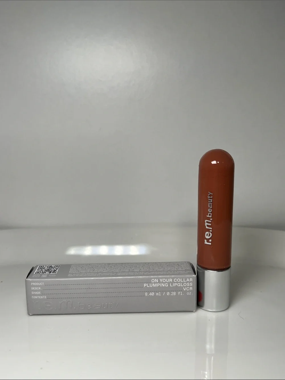 r.e.m Beauty Plumping Lipgloss - VCR